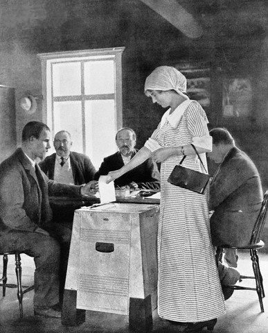 1906_voting.jpg